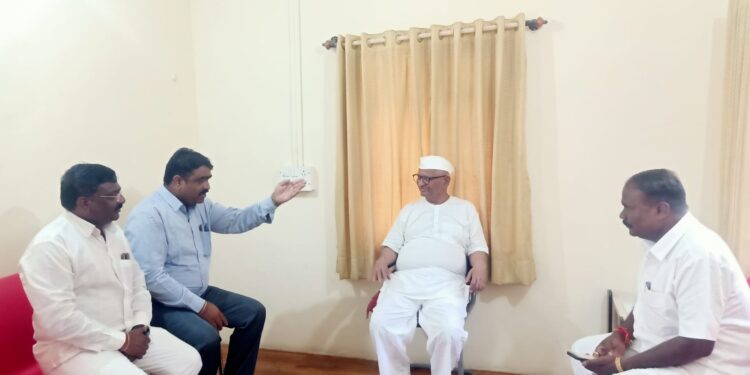 Anna Hazare with reporters