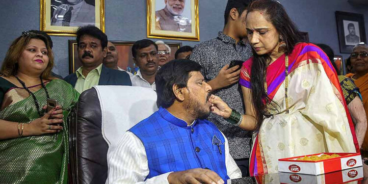 brahmans mahasangh chants mantras in seema ramdas athawale birthday celebration