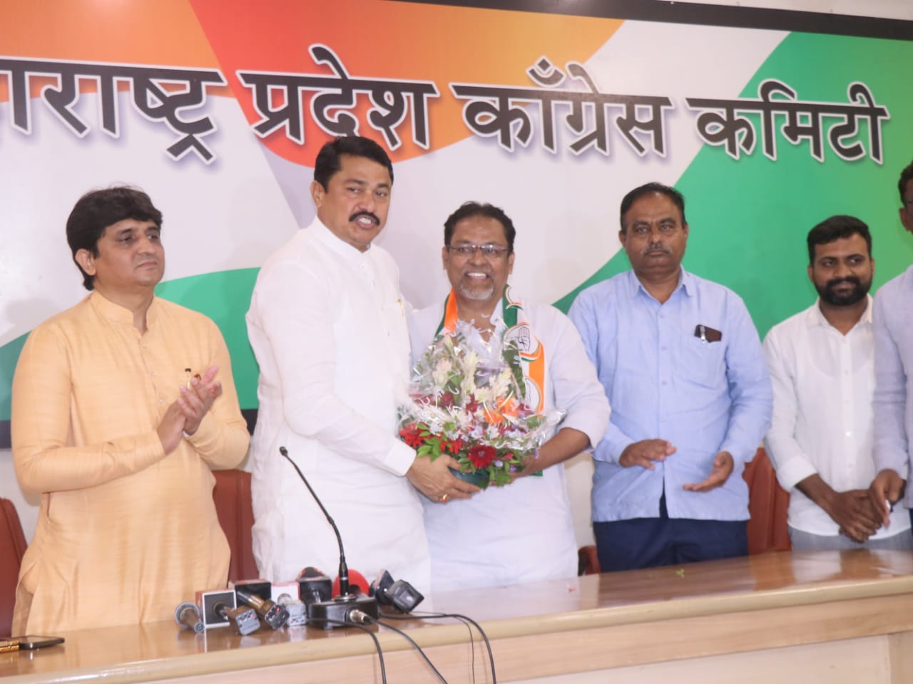 Vanchit Bahujan Aghadi and MIM office bearers joins Congress