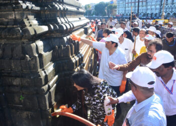 जागतिक पर्यटन दिनाचे औचित्य साधनू गेट वे ऑफ इंडिया परिसरात स्वच्छता अभियान 1