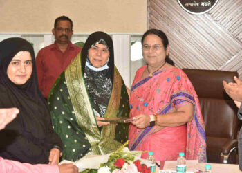 मा.उपसभापती नीलम ताई गोऱ्हे यांची इराण शिष्टमंडळाने घेतली भेट 1