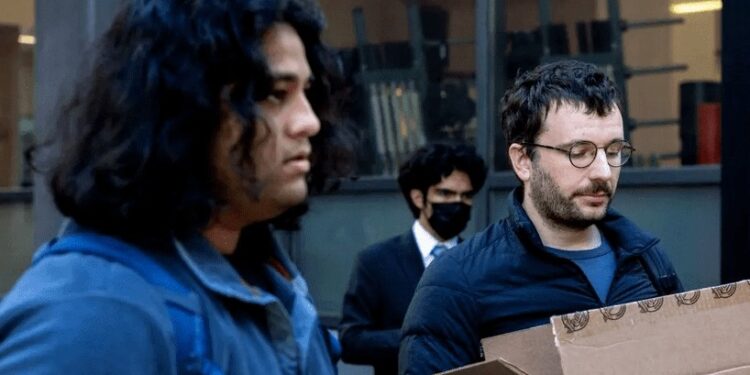 Pranksters fool global media by pretending to be 'sacked Twitter employees'