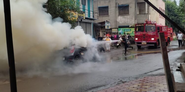 Rich laborer of rich brother, Aam Aadmi Party demands cancellation of candidature...