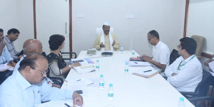 मा.मंत्री अब्दुल सत्तार यांच्या अध्यक्षतेखाली विविध विभाग आणि योजनांचा आढावा 2