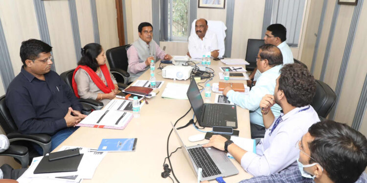 संदिपान भुमरे मंत्री रोजगार हमी योजनेबाबत आढावा बैठक 1 (1)