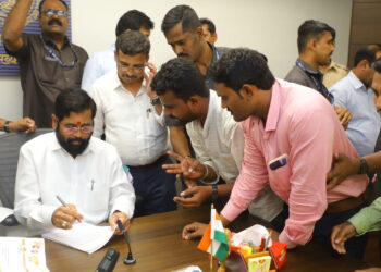 सामान्य माणसाला मुख्यमंत्रयांची मंत्रालयात भेट