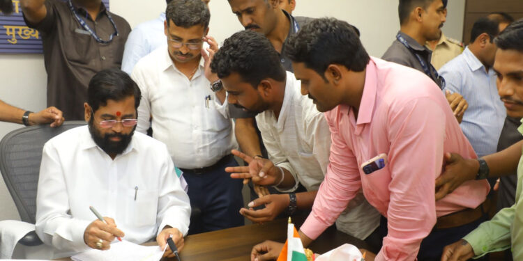 सामान्य माणसाला मुख्यमंत्रयांची मंत्रालयात भेट