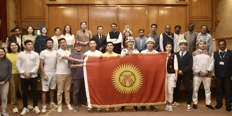 DCM Devendra Fadnavis interaction with youth of Central Asian countries