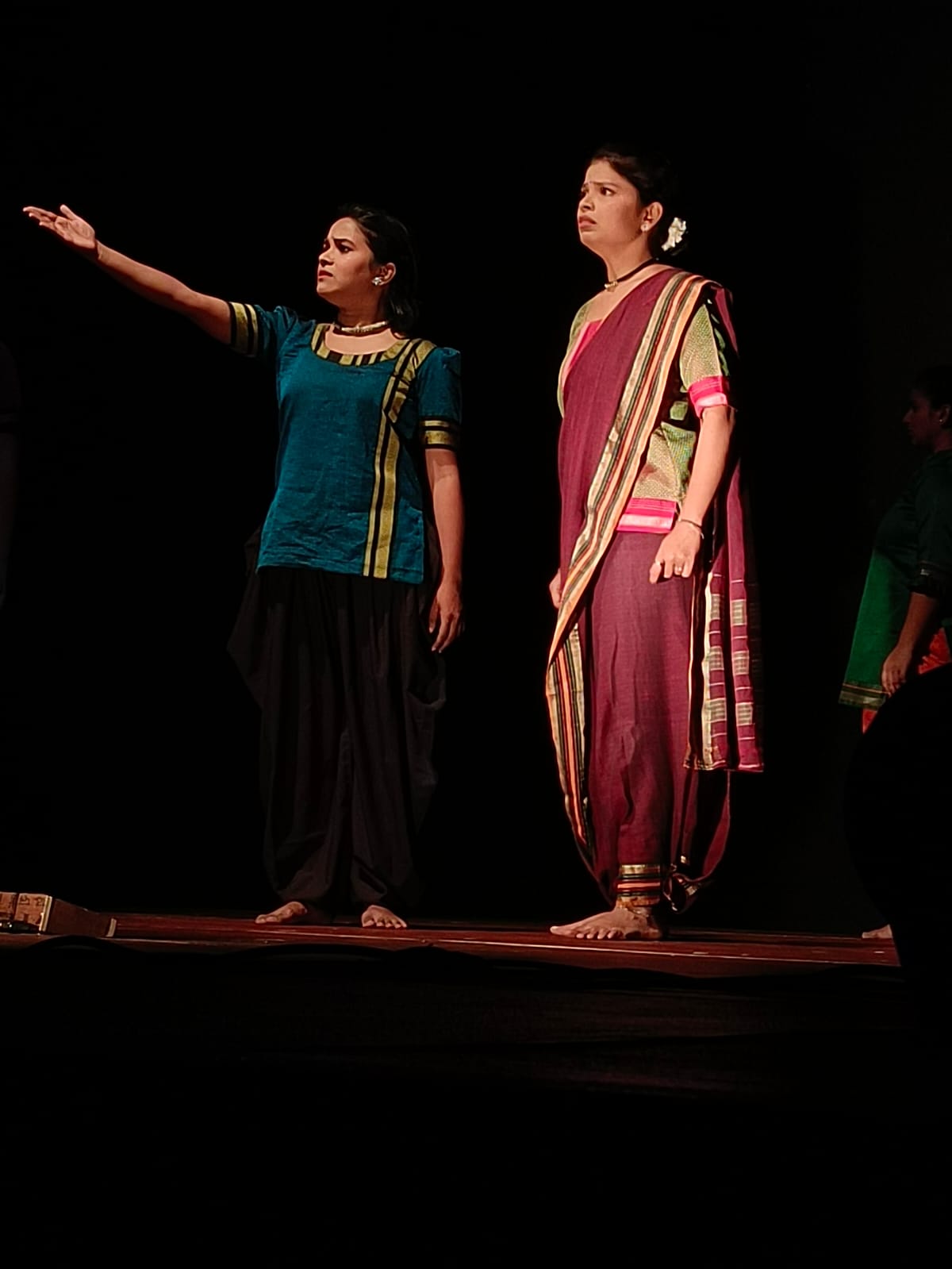 Nagvanshi Kasare appreciates Godhadi marathi play