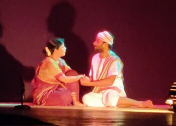 Nagvanshi Kasare appreciates Godhadi marathi play
