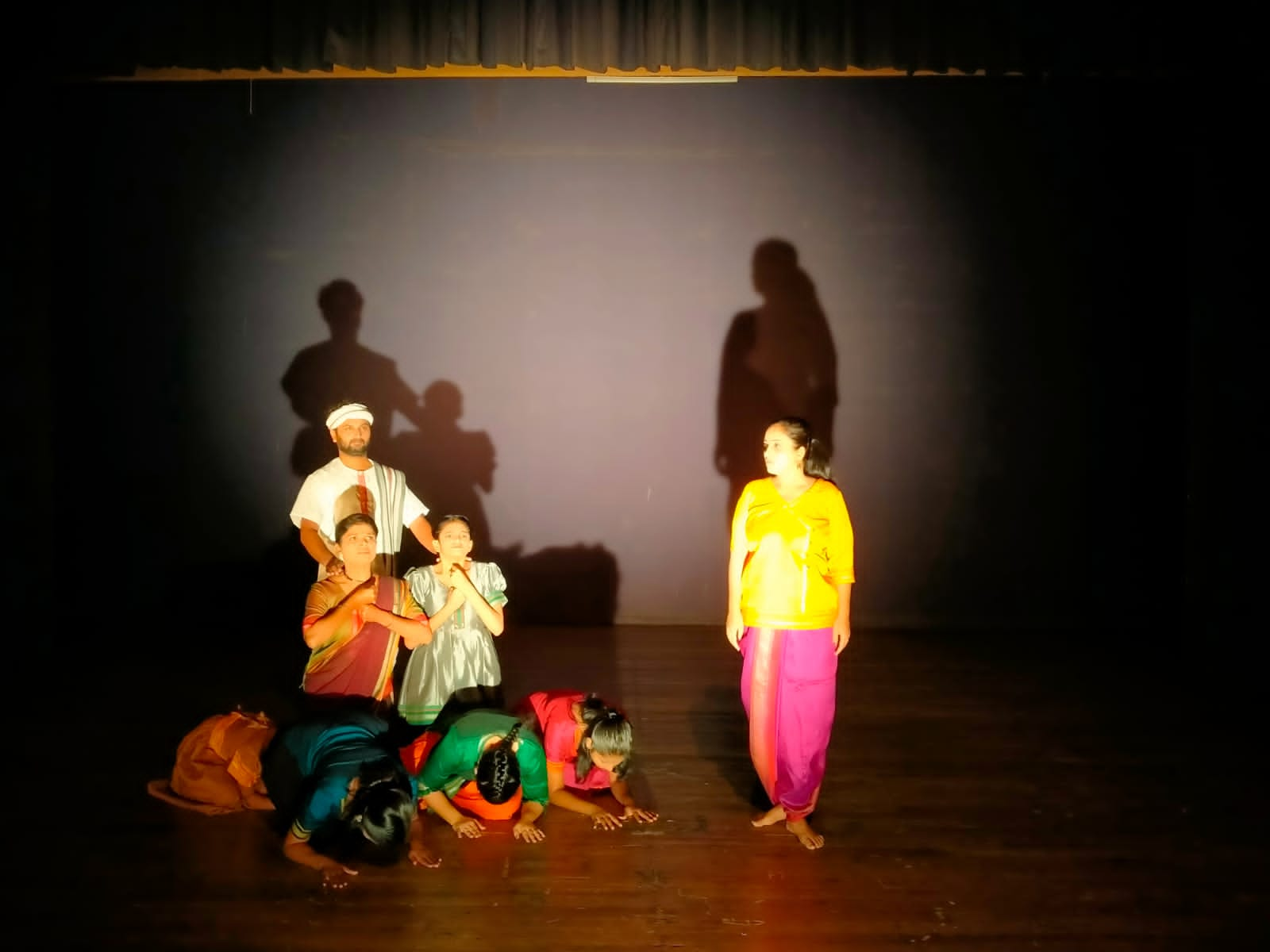 Nagvanshi Kasare appreciates Godhadi marathi play