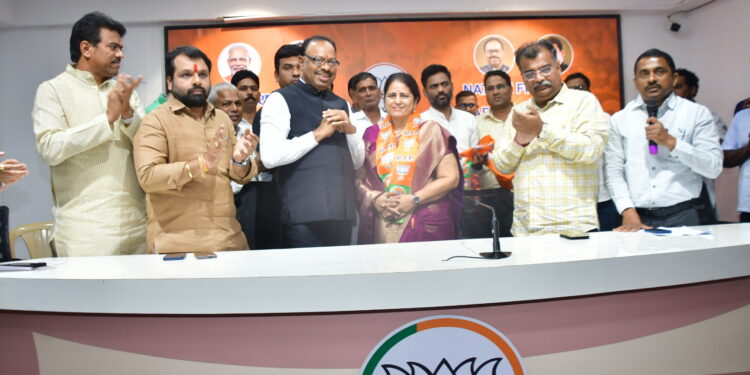 mayor of Pali joins BJP