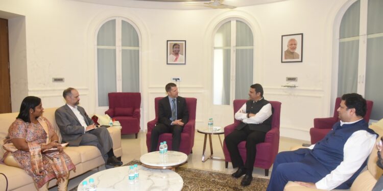 U.S. Consulate General Mike Hankey यांचे समवेत भेट व चर्चा 2