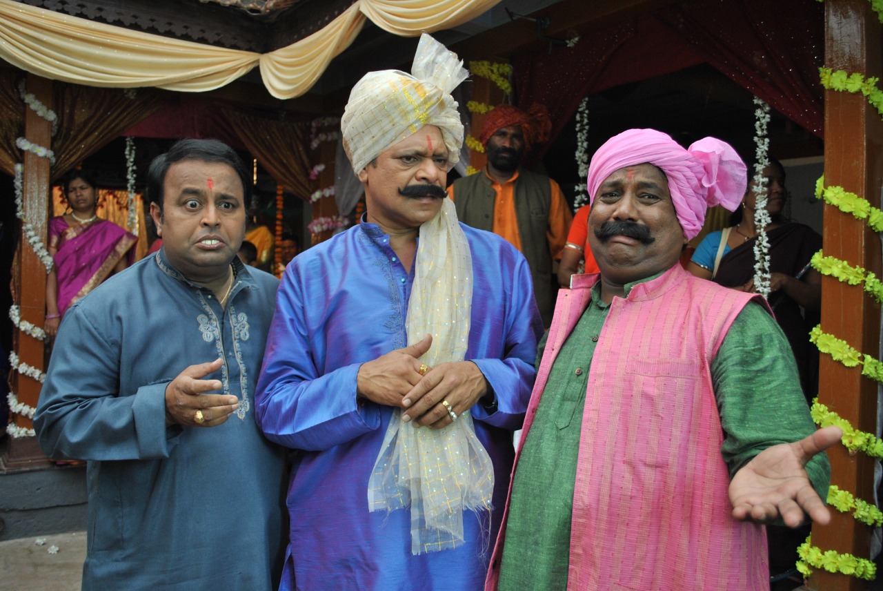 Jaywant Wadkar also in Vijay Patkar's Varhaadi Vajantri