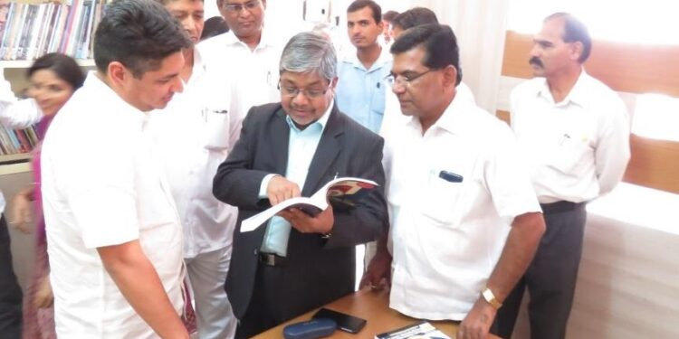 Dr. Bhalchandra Mungekar says It is necessary to work together for development of Marathi