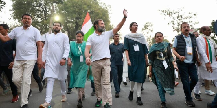 गरिबाला स्वस्त गॅस, रेशन नाही – मेडशीच्या महिलांची व्यथा