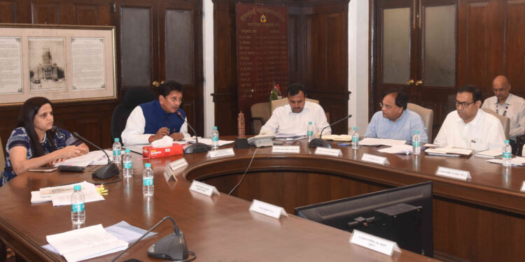 पालकमंत्री दीपक केसरकर यांच्या अध्यक्षतेखाली BMC मुख्यालय येथे आढावा बैठक 1