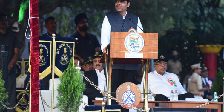 पोलिसांना आंतरराष्ट्रीय दर्जाचे क्रिडा संकुल उभारणार -2