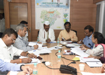 प्रमुख पीक विमा कंपन्यांच्या प्रतिनिधींसोबत बैठक 1