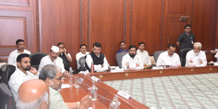 मुख्यमंत्री आणि उपमुख्यमंत्र्यांनी घेतली उस उत्पादक शेतकऱ्यांची बैठक 2
