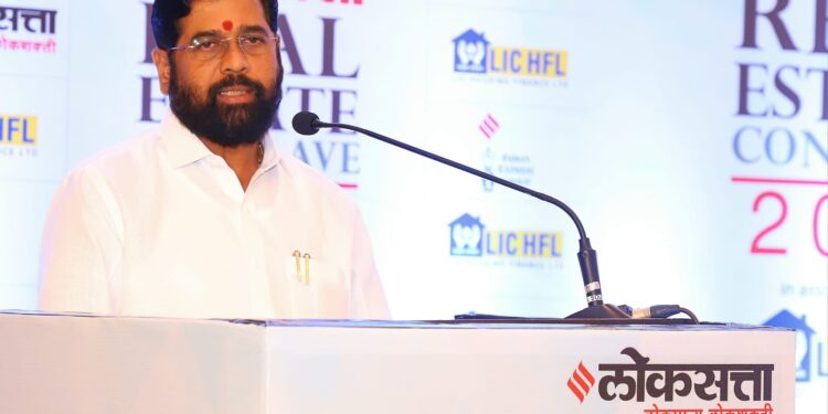 Hon’ble Cm Sir at Loksatta Real Estate Conclave 2022 1