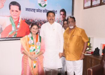 singer Suhasini Nandgaonkar joins Congress party