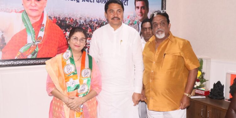 singer Suhasini Nandgaonkar joins Congress party